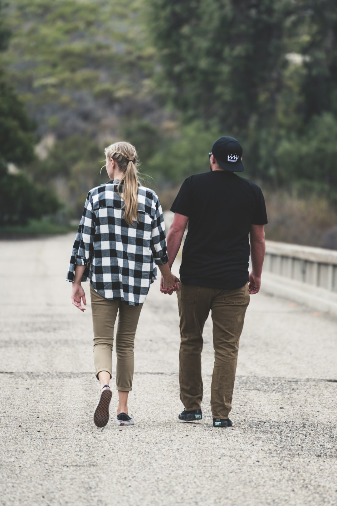 famous couple walking together